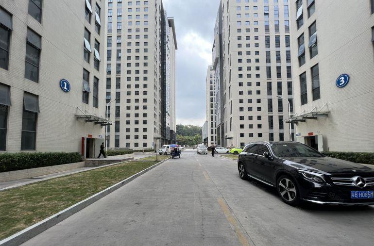 松岗原房东实际面积整厂房6000平出租带卸货平台空地大好招工