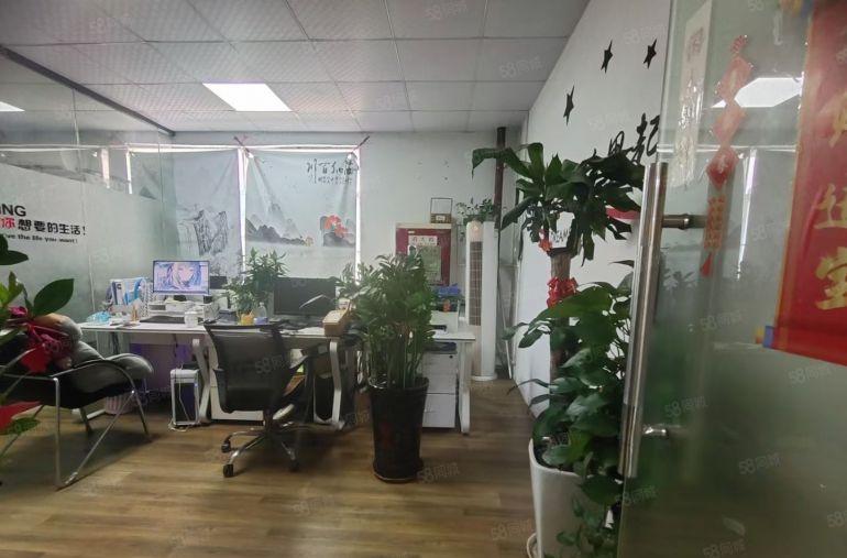 西乡固戍工业区，楼上带装修368平厂房出租，租金便宜