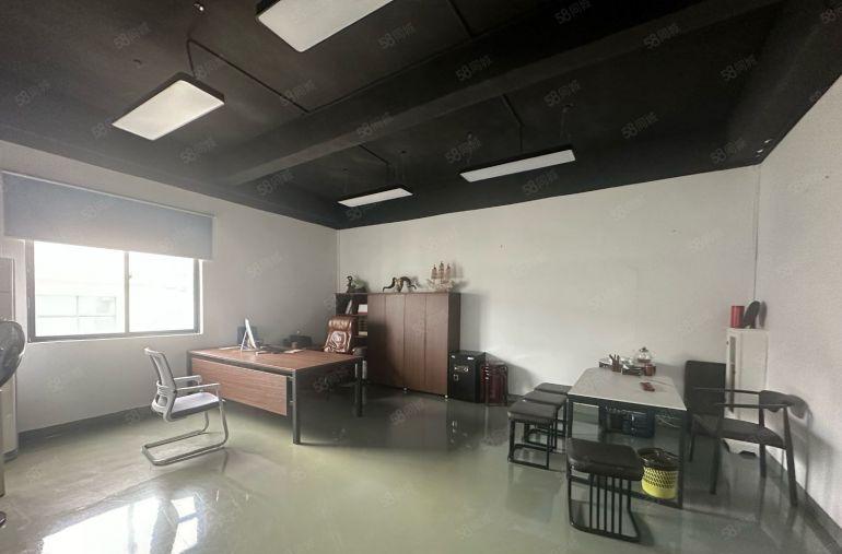 西乡固戍地铁口附近一手房东豪华装修1500平