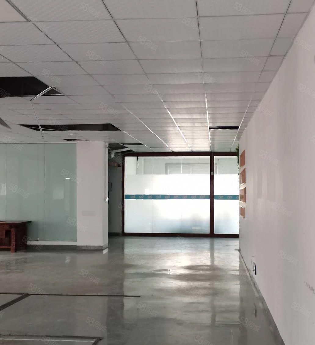 固戍航城大道旁楼上600平带装修厂房出租