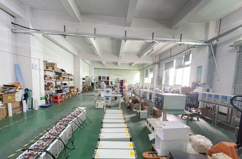 直租！西乡固戍工业园，带装修420平厂房出租，拎包可用