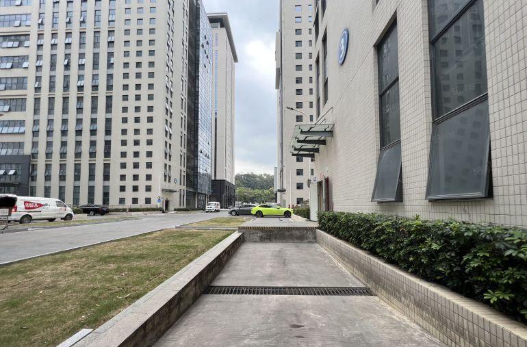 松岗原房东实际面积整厂房6000平出租带卸货平台空地大好招工