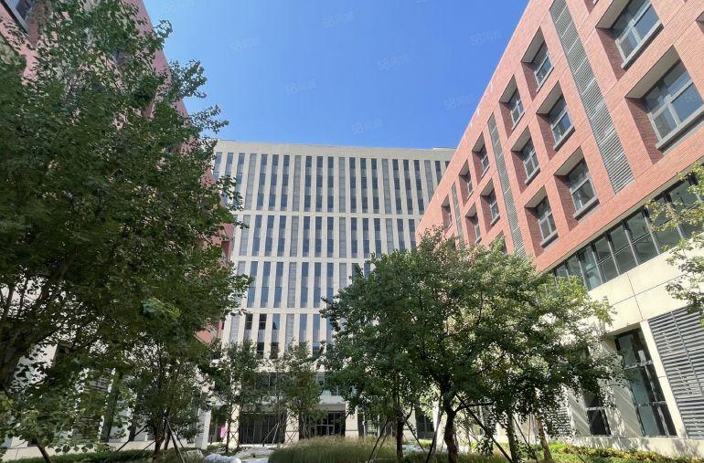 西乡地铁口3楼1800平厂房出租带精装修办公室车间