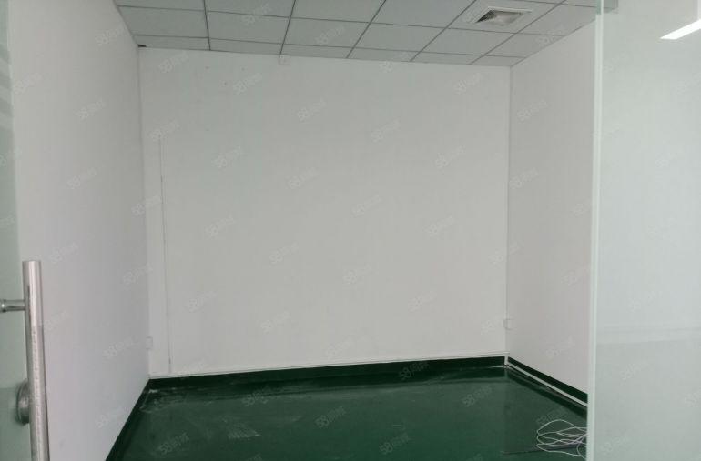 石岩新出楼上2楼1360平米带装修厂房出租，现成水电办公室