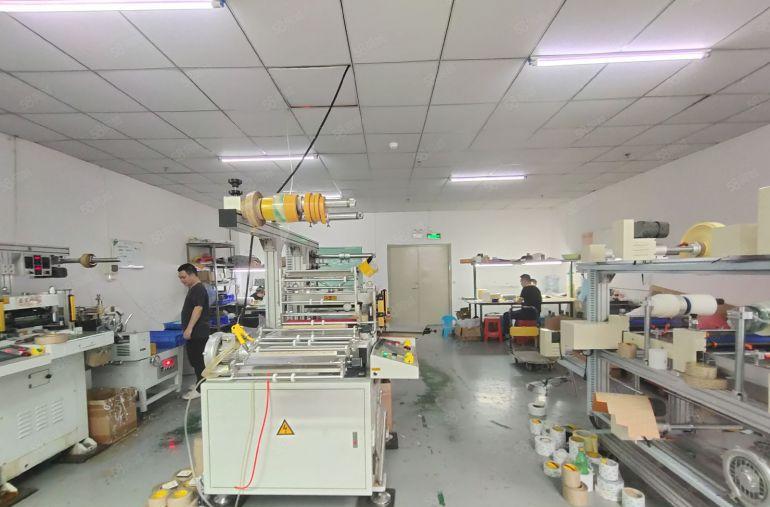 西乡，固戍大型工业园，楼上电梯囗带装修520平厂房，仓库出租