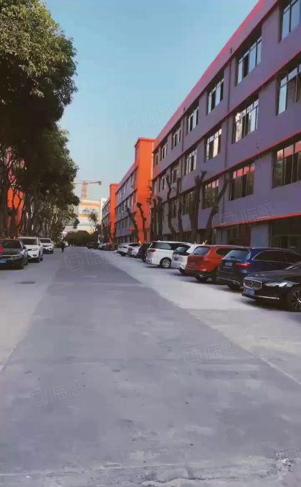 石岩物流园新出一楼厂房出租1500平带卸货平台空地超大可以分