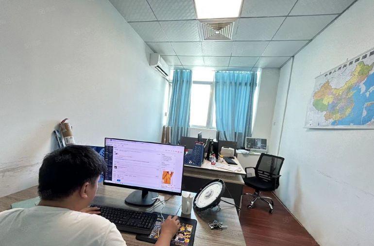 石岩石龙仔800平现成精装修原房东工业园红本厂房出租分租