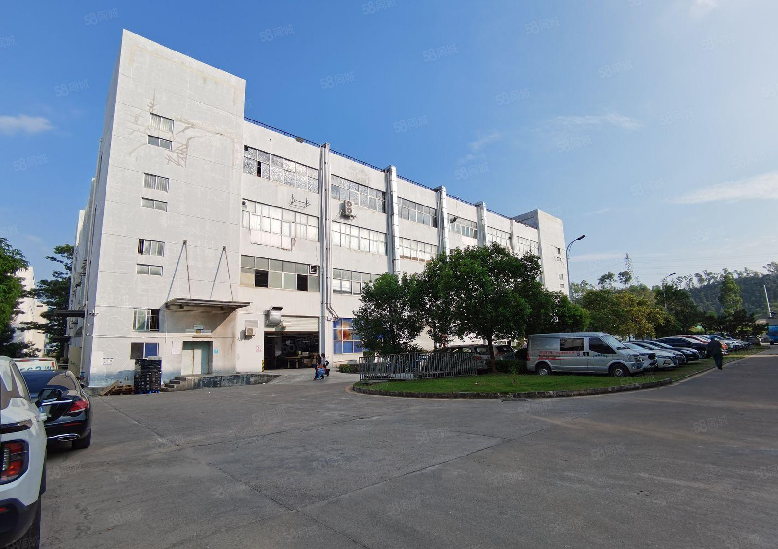 石岩第三工业区楼上单层2000平厂房仓库出租，带精装修空地大