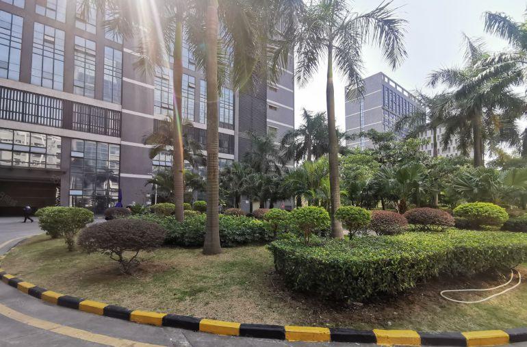 西乡兴东地铁厂房楼上2000平方整层精装修办公室仓库低价出租