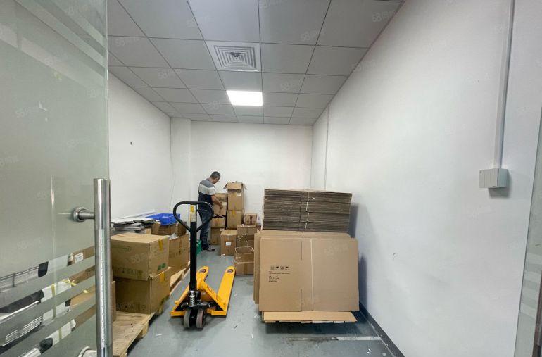 特价26元西乡固戍工业区，电梯口位置，带装修368平厂房出租