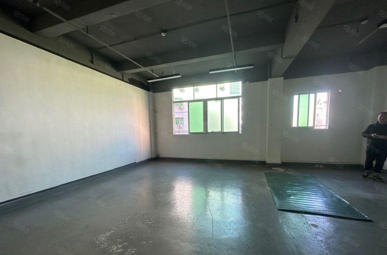 西乡固戍地铁站附近精装修小面积厂房写字楼136平