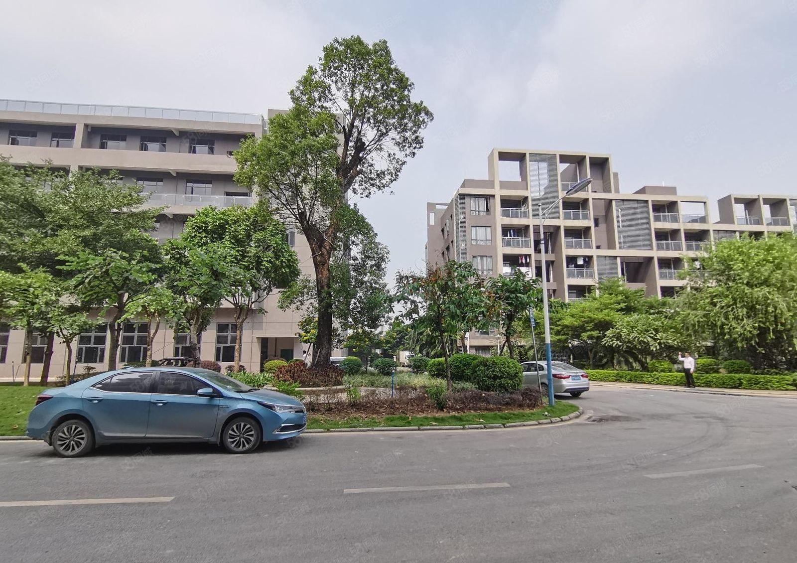 福永桥头金港三工业地铁口厂房2000平出租精装大小可分200