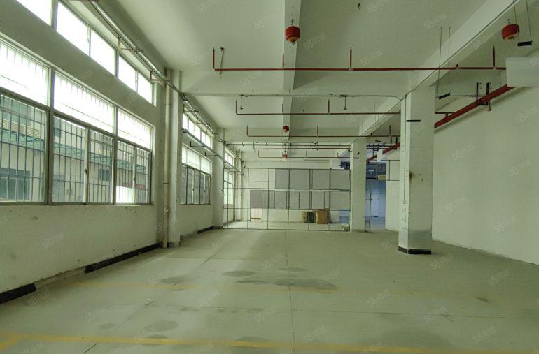 一楼重工业厂房1100平，已电改，西乡107国道边，电到位！