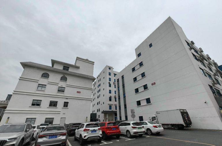 石岩台湾工业区厂房仓库出租整层1800平现成精装修可分租