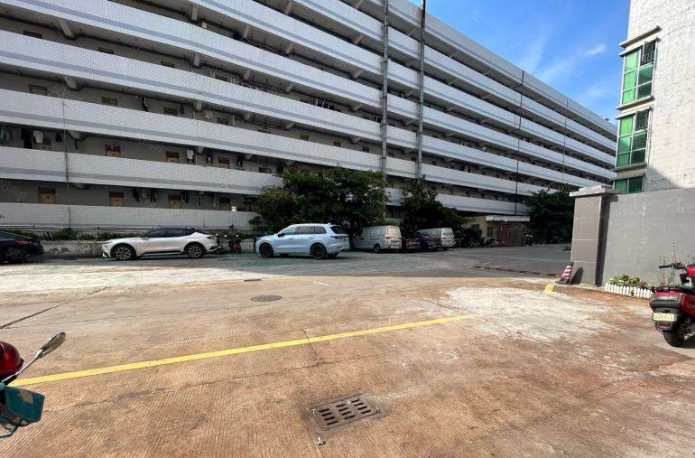 低价物流仓库招租福永地铁口一楼1000平厂房出租精装修空地大