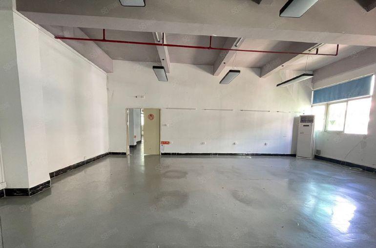 西乡固戍地铁口工业园，带装修330平180平办公厂房出租