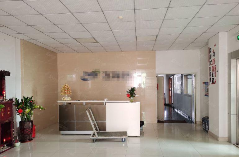 石岩同富裕工业区3楼整层1000平厂房出租，零公摊500起租