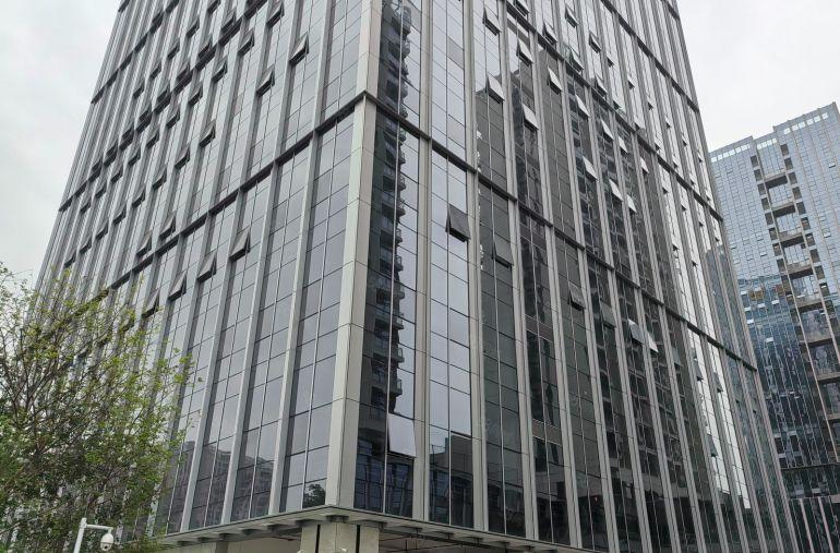 西乡宝田地铁107国道边办公室研发电商268平起租配家私空调