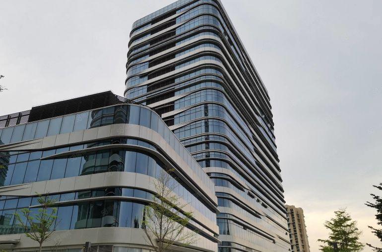 西乡新出原房东超长免租期6个月，200平起租