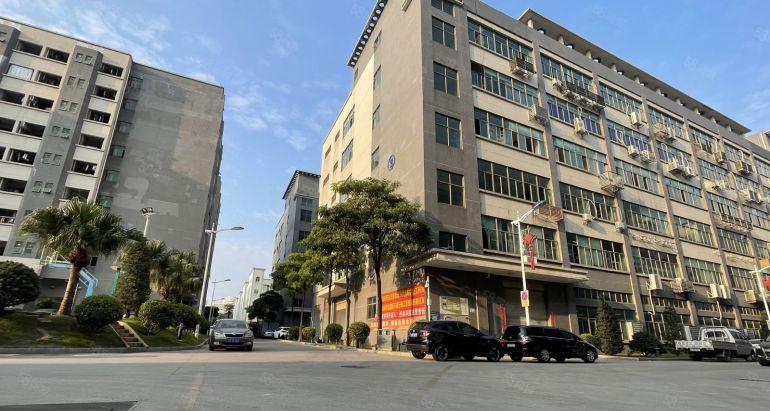 地铁口厂房！石岩工业园200平至2000平方厂房出租仓库出租