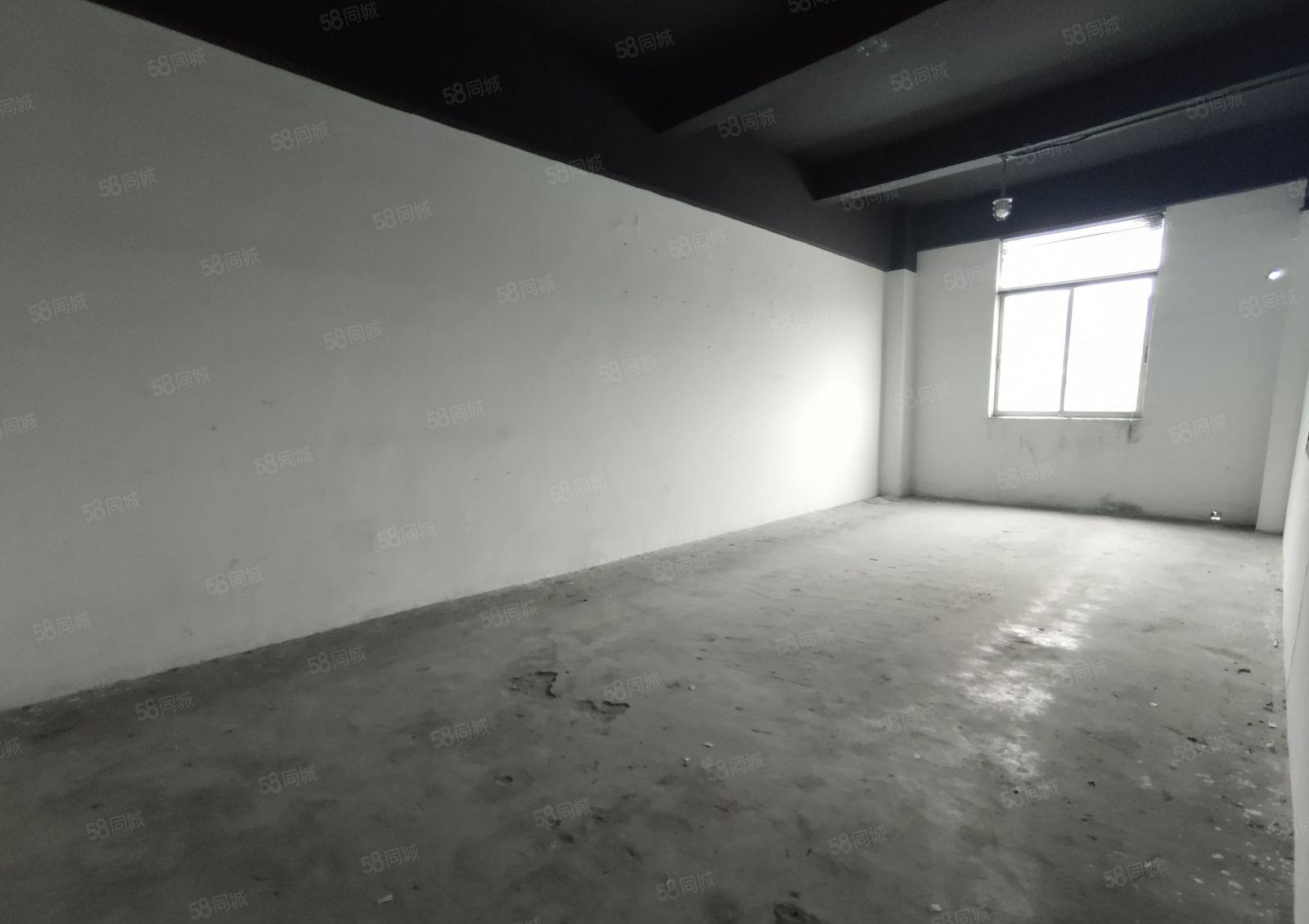 宝安鹤州九围，新出楼上整层厂房1100平，独门独院，租面26