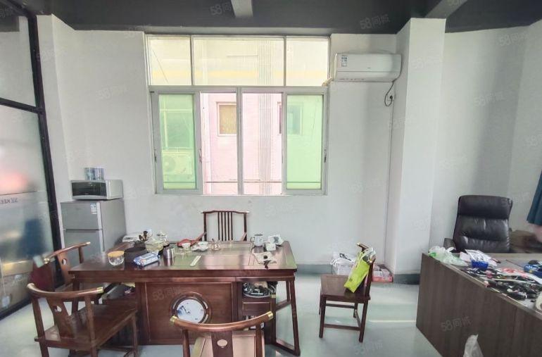 西乡固戍工业园，带装修260平365平厂房出租，全新地平漆