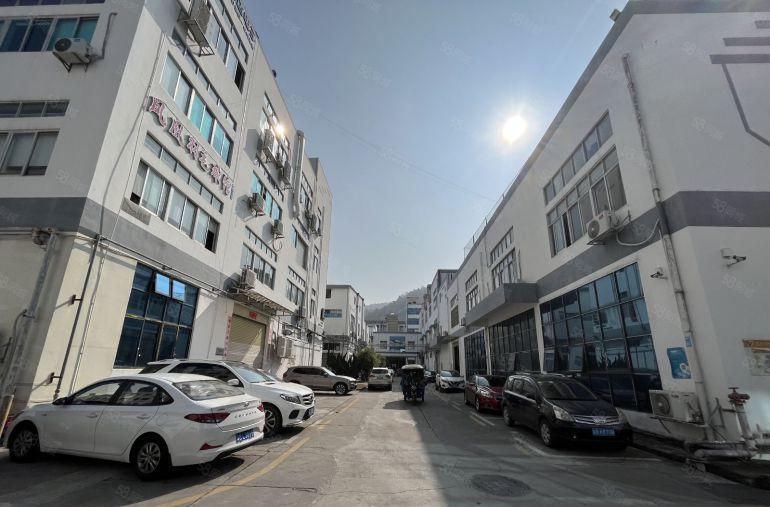 松岗高速路旁原房东红本800平方厂房仓库低价出租可办公