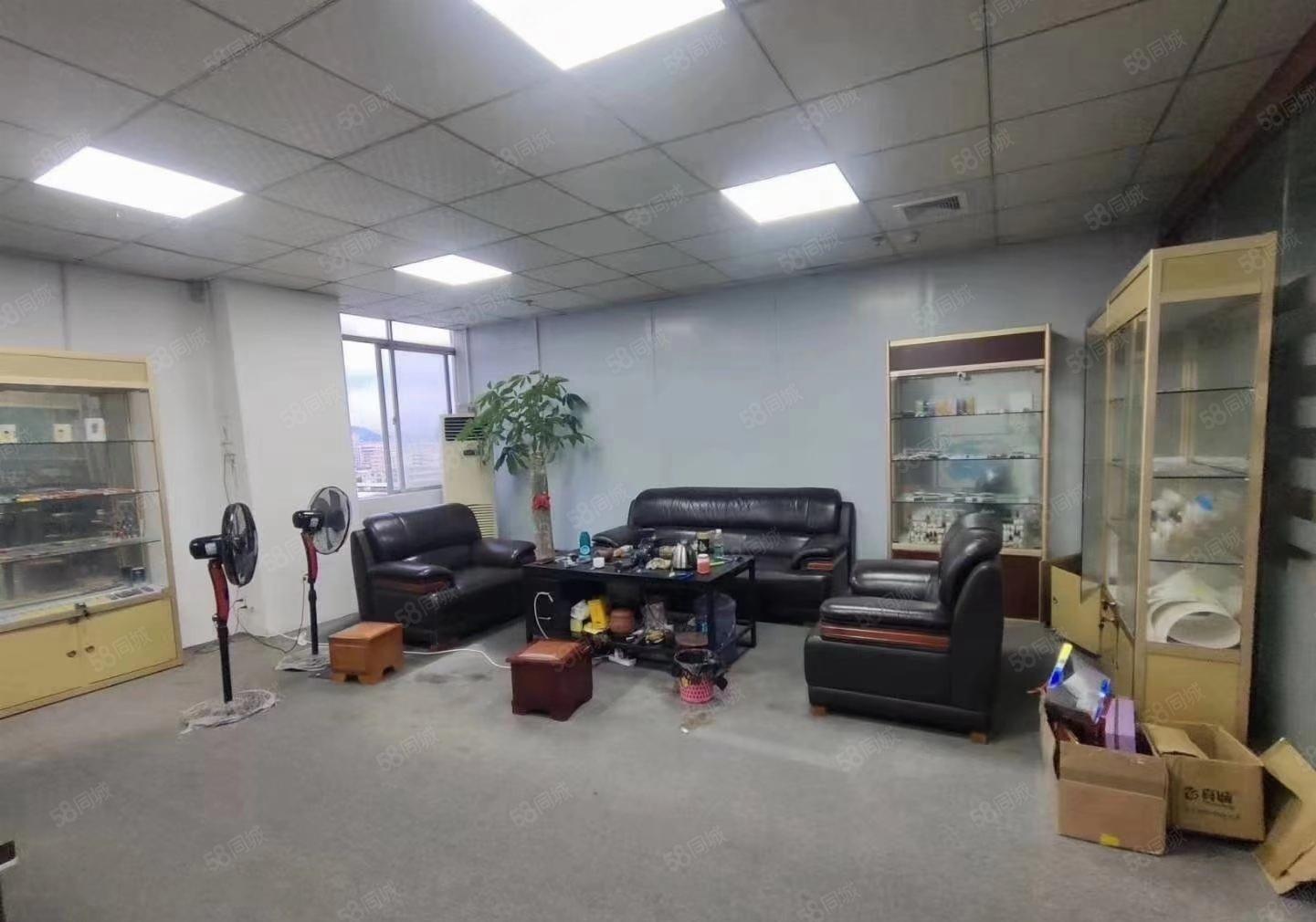 沙井后亭地铁口新出楼上1200带装修厂房招租面积实在价格美丽