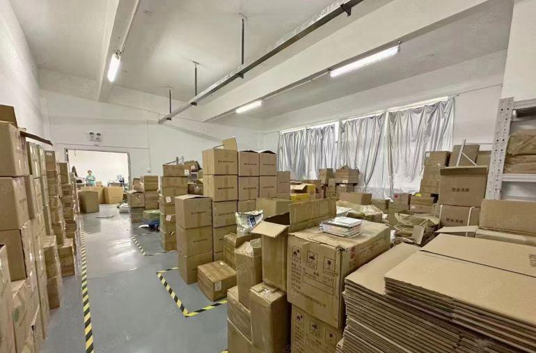 福永桥头原房东楼上516平精装修厂房出租办公研发仓库设备