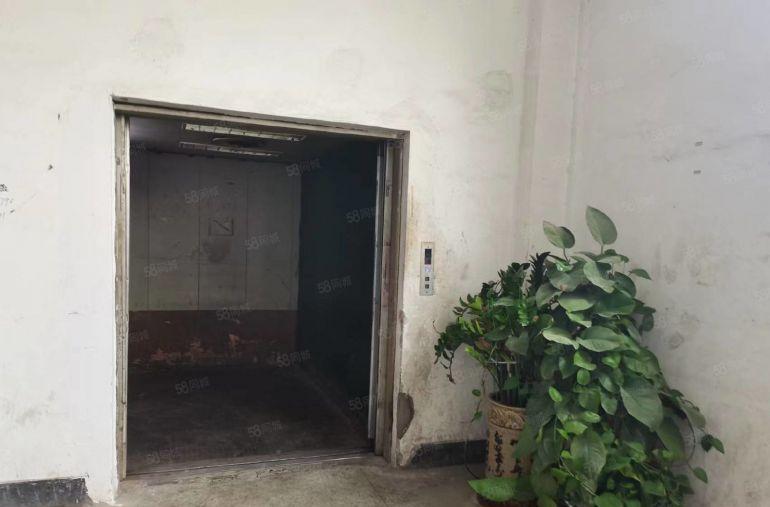 沙井新桥楼上带精装修300平厂房出租