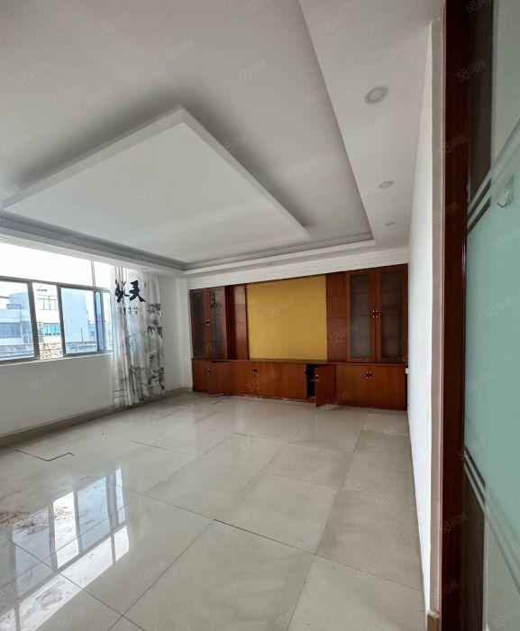 宝安沙井沙头精装修厂房出租拎包入住。