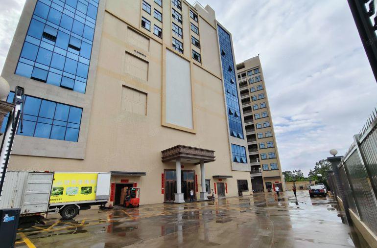 惠阳秋长原房东全新厂房1600平方带全新地坪漆可整租可分租。