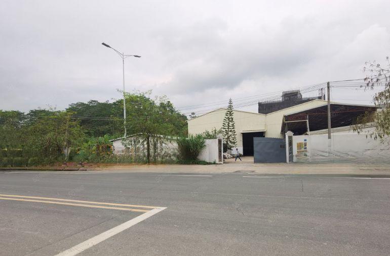 惠阳秋长国道旁原房东带现成行车钢结构滴水九米3500平方出租