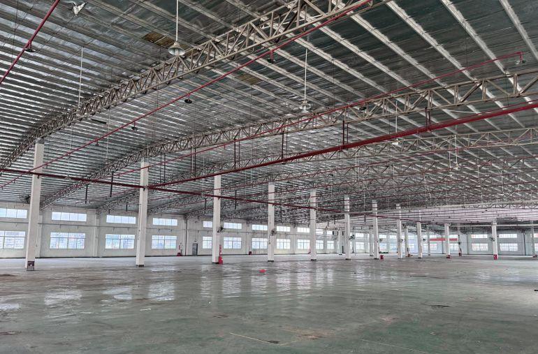 空地超大！新圩5000平独院钢构厂房仓库出租长度高达100米