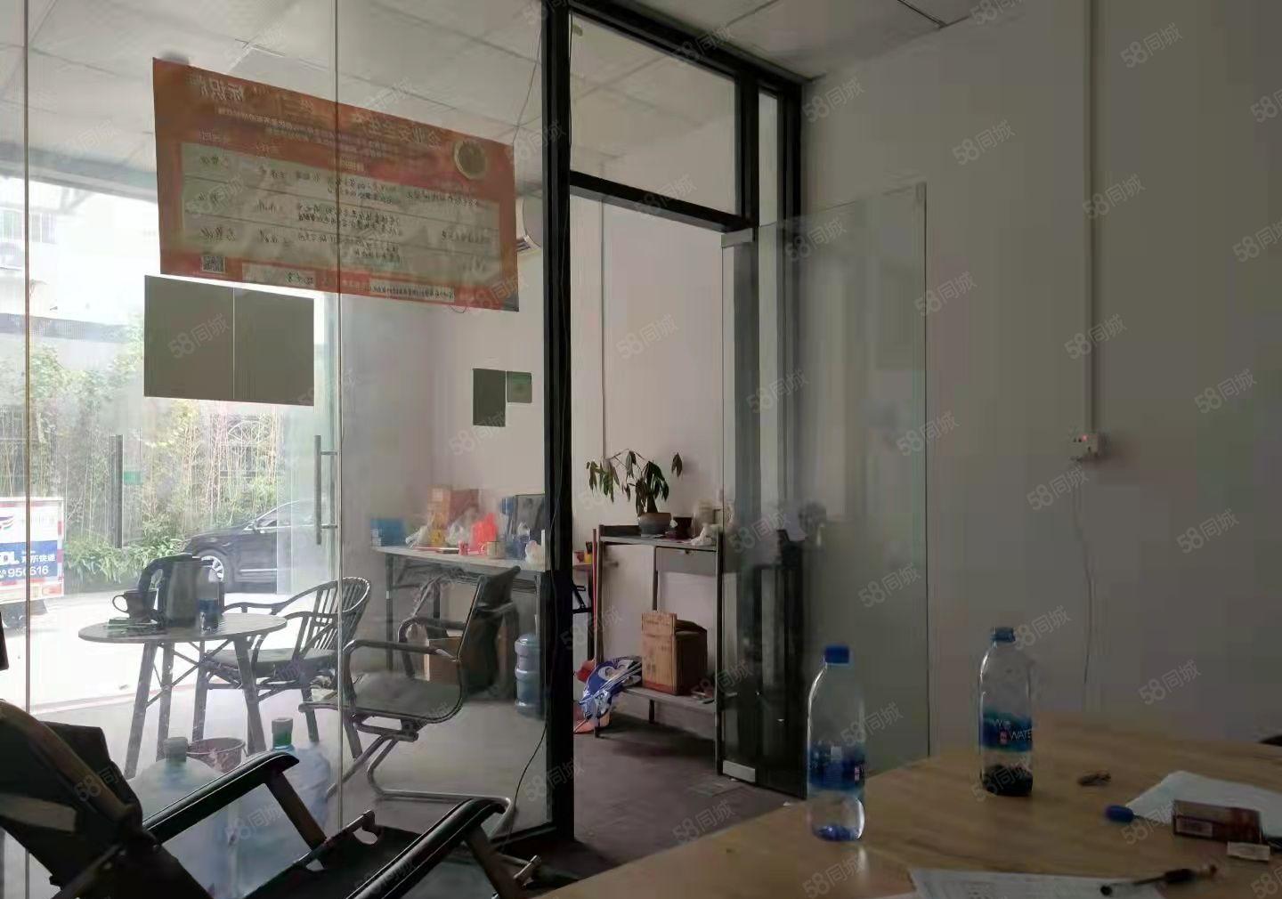 龙华天虹商场附近一楼300平带办公室厂房出租