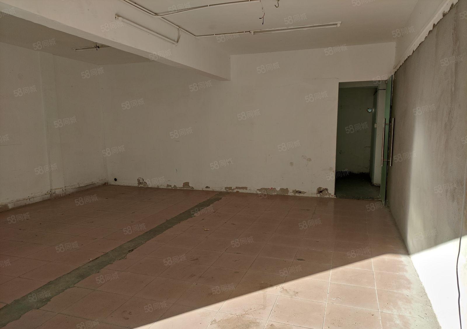 龙华民治带装修一楼120平米出租带隔间办公室