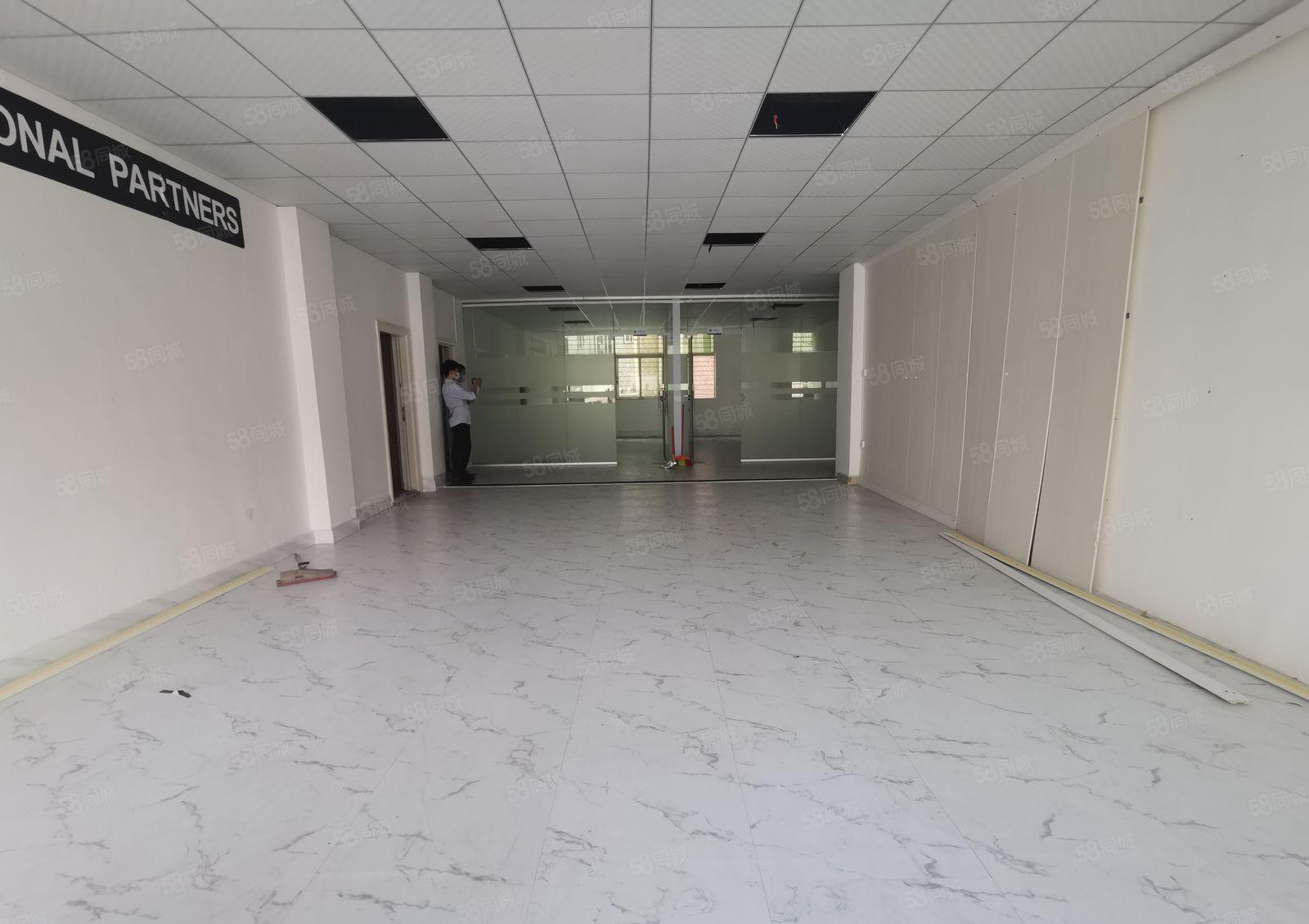 观澜新田新出楼上750平方原房东带红本仓库厂房出租