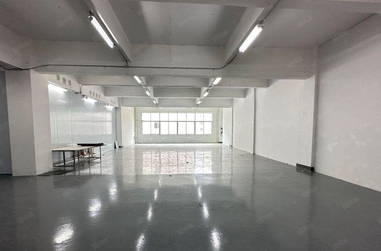 龙华大浪原房东500平现成精装修全新地坪漆红本厂房出租分租