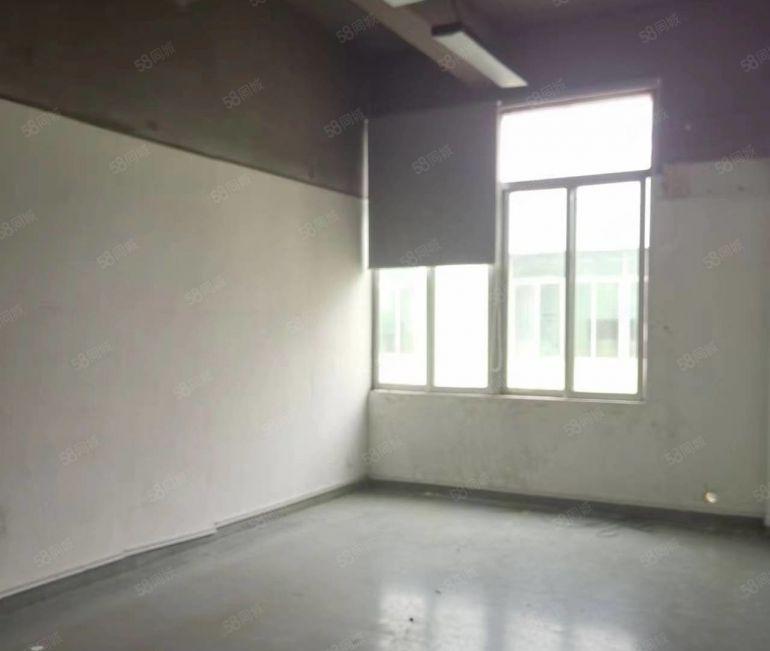 大型园区厂房出租 800平米，有装修，5吨电梯，可分租。