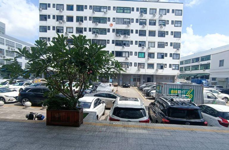 龙华油松精装修厂房412平出租 带办公室 拎包入住