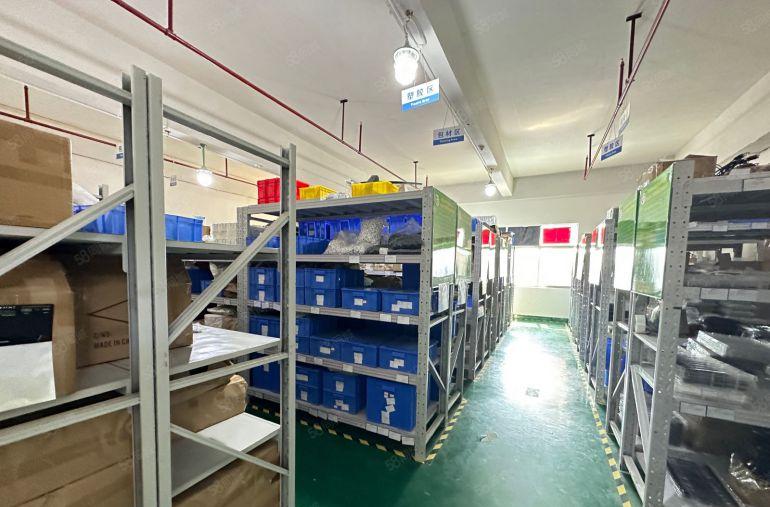 观澜章阁原房东楼上1500平精装修水电齐全红本厂房仓库出租