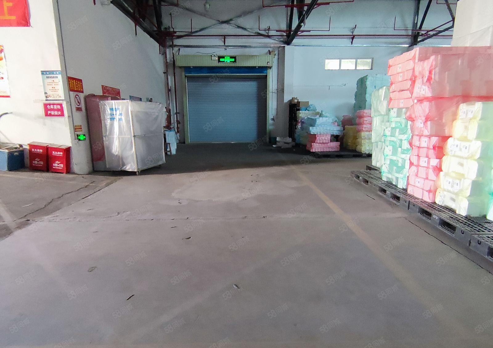 观澜梅观高速出口 带卸货平台厂房出租2700平方