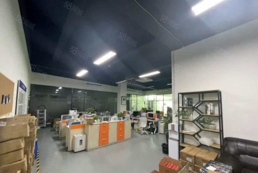 大浪羊台山地铁口精装修厂房出租，带家私空调，适合研发加工