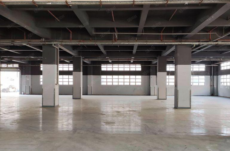 观澜章阁一楼2280平方厂房业主直租，首月租金减百分之10