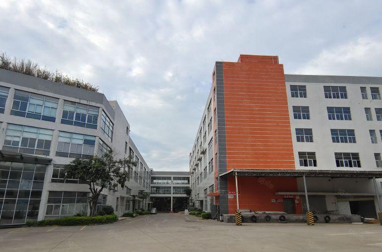 龙华大浪楼上1200平精装修厂房出租100平起分租可办环评