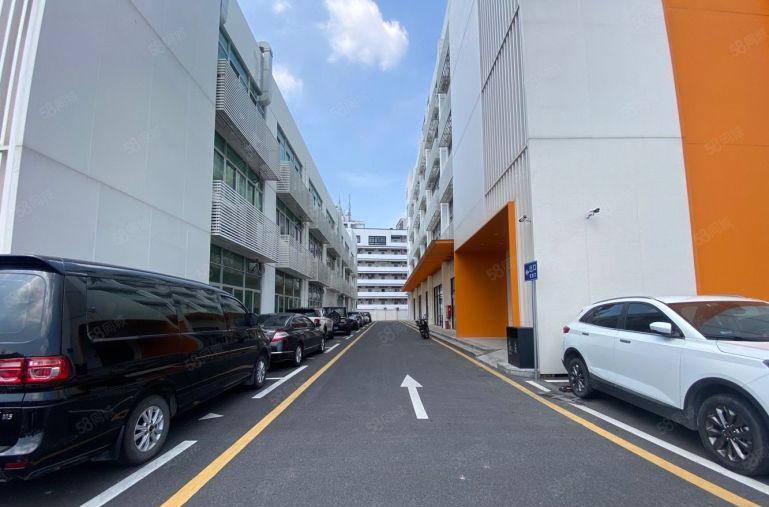 龙华地铁口厂房出租1000平，带精装修展厅电商办公室