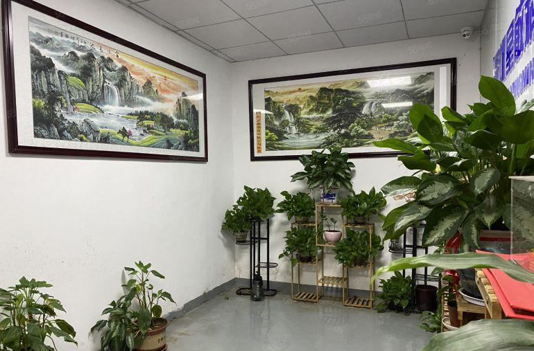 观澜大水坑无尘车间出租，面积550平米现成装修无转让费