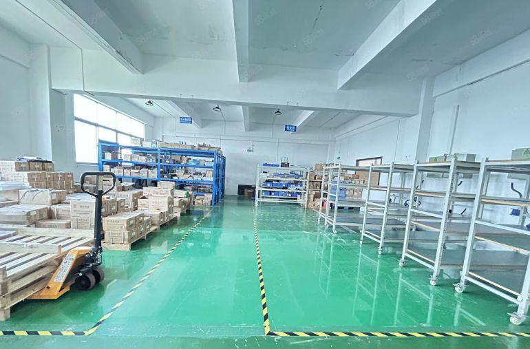 观澜松元原房东楼上700平精装修厂房仓库出租水电齐全大小可分