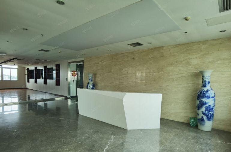 观澜高速口豪华装修厂房出租1200平方，客货梯分离，实际面积