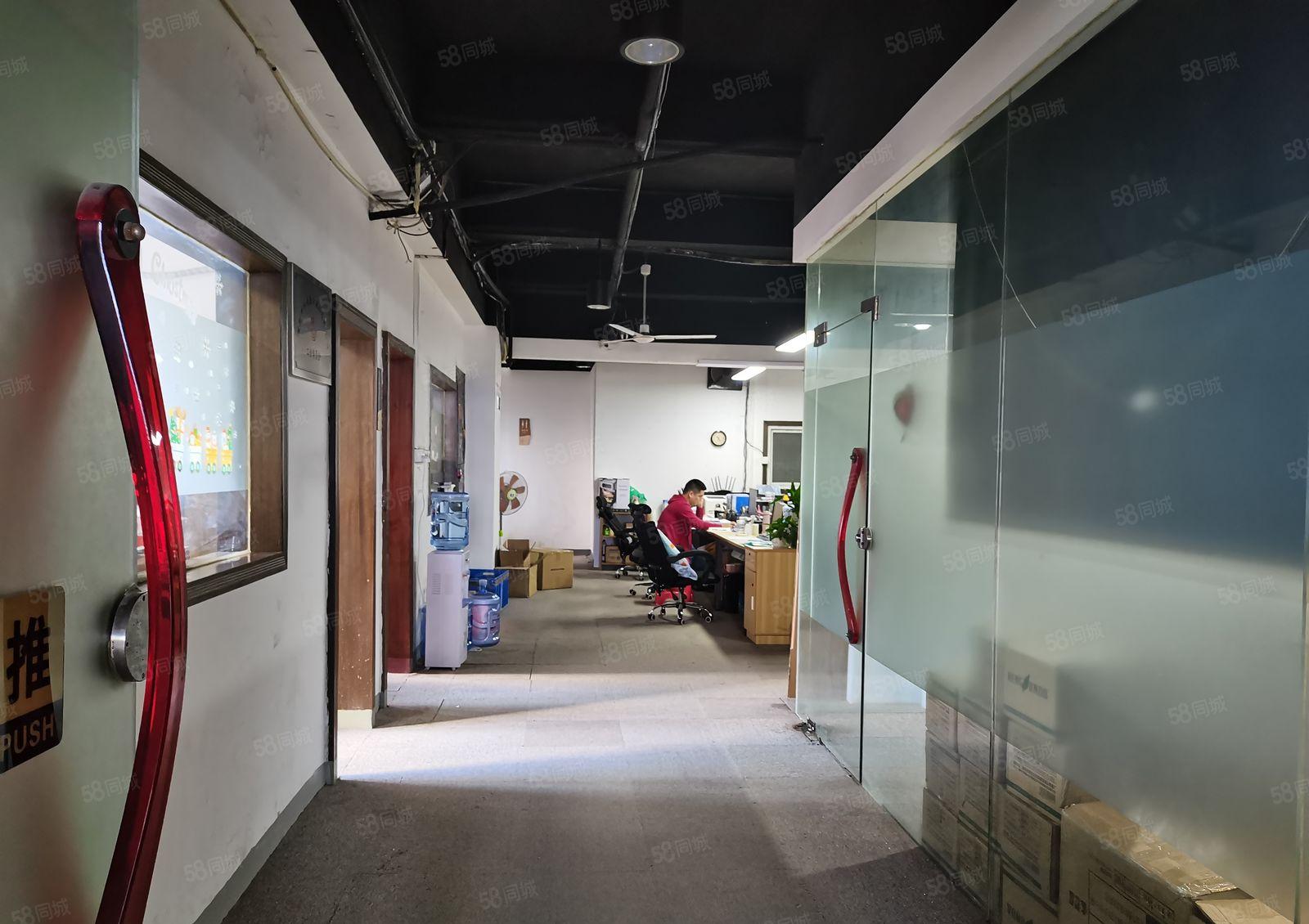 深圳龙华新区观澜原房东标准厂房楼上800平，招租，经济实惠